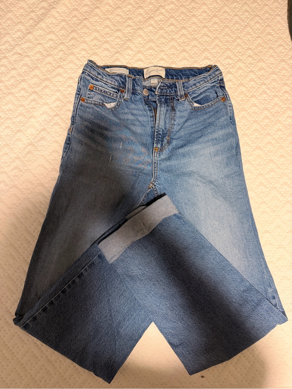 Universal Thread Medium Blue Straight-Leg Women’s Jeans